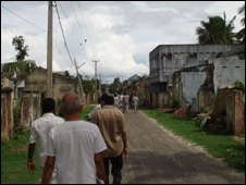 It is difficult and expensive to travel to Jaffna (Photos: Ananda Jayasekara)