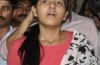 Anjali returns. Meets DCP