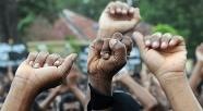 Activists demonstrate outside a prison in Colombo afp