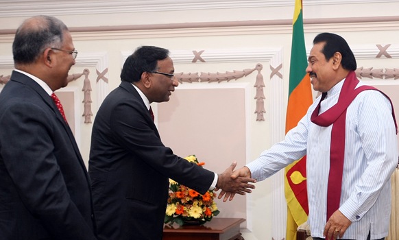 Indian Defense Secretary Pradeep Kumar meets SL President Mahinda Rajapaksa on 28 December, 2010. [Photo by Chandana Perera / SL Presidential Secretariat]