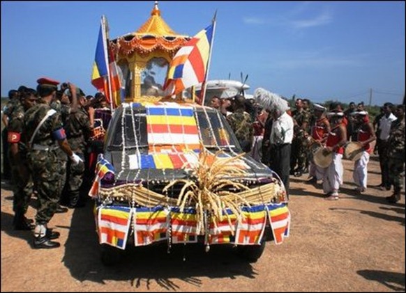 Starting from Palaali airport, the sapling was paraded to Jaffna through Palaali Road, from there went to Maathakal and then was brought back to Palaali before being flown to Vavuniyaa. Military's security was oppressively tight throughout the peninsula.