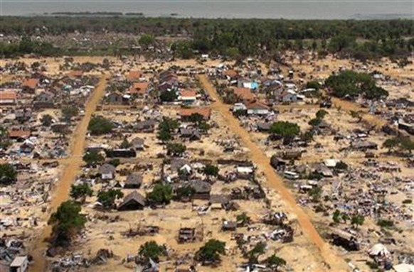 An aerial view of a former battlefront can be seen from the helicopter carrying U.N. Secretary-General Ban Ki-moon during his visit, which also included a visit to the refugee camp called Manik Farm, on the outskirts of the northern Sri Lankan town of Vavuniya May 23, 2009