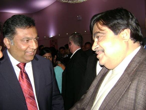 Bharatiya Janata Party President Nitin Gadkari [right] discussing with BTF leader Ravi Kumar