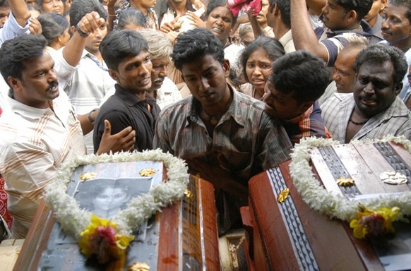 Funeral of Moothoor ACF workers (Courtesy: Reuters)