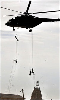 SL military engaging in joint exercies in Trincomalee [Photo courtesy: Daily Mirror]