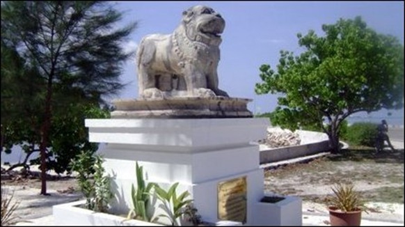 SL_monument_maldives_95948_445