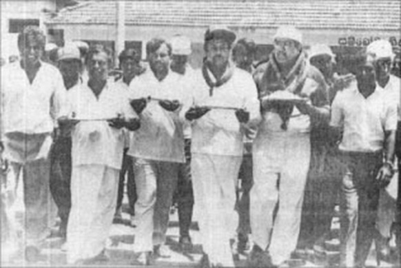 Mahinda Rajapaksa leading the Pada Yatra in 1992 This picture in 1992 was published in the Lankadeepa