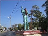 Baden-Powell_statue_destroyed_1_97495_200