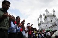 AFP - Sri Lankan Muslims take part in