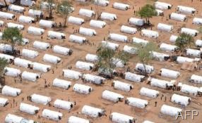 Menik Farm refugee camp in Cheddikulam in 2009 (AFP/File, Joe Klamar)