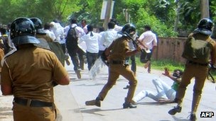 The arrests follow clashes in Jaffna last week between police and students 