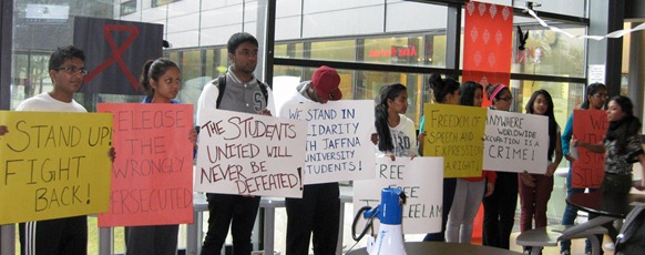 Canada_students_protest_03