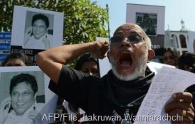 Sri Lankans demonstrate in Colombo on January 29, 2013, demanding investigation in to the killing of journalists (AFP/File, Lakruwan Wanniarachchi)