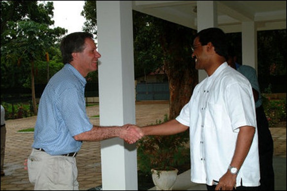 Mr. Keith Locke, MP, Green Party, New Zealand meeting LTTE Political Head Mr S. P. Thamilchelvan in 2003 at Ki'linochchi [TamilNet File photo] 