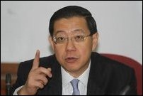 Chief Minister of the State of Penang in Malaysia, Mr. Lim Guan Eng, has called for the boycott of CHOGM in Colombo, Sri Lanka, scheduled to take place in November. Lim Guan Eng is also the Secretary General of the Democratic Action Party (DAP), which is the ruling party in the state of Penang. In the DAP’s Central Executive Council (CEC), which is the highest decision making body of the DAP, it was unanimously endorsed that the party, long known for its firm stand on human rights, democracy and justice, would call for the boycott of CHOGM in Colombo, sources close to DAP told TamilNet. The Penang CM's boycott call follows similar call by Tamil Nadu Chief Minister and a unanimous resolution in the Tamil Nadu State Assembly on Thursday.