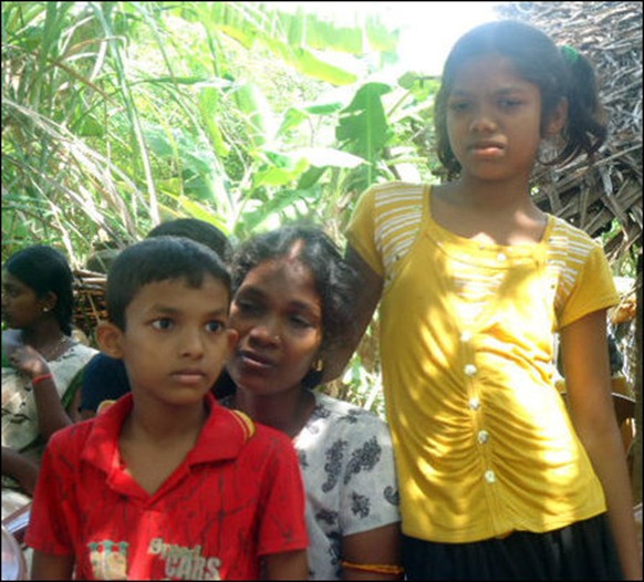 Nakuleswaran_wife_children_108011_445